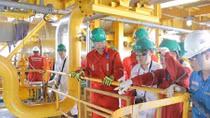 Mang xuân sớm đến những những công trình dầu khí biển