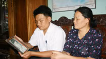 “Hoàn cảnh đã buộc tôi vào cuộc đời mẹ”
