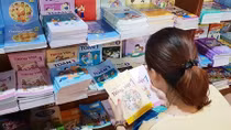 Kiểm soát giá sách giáo khoa bằng cơ chế nào?