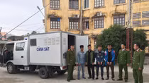 Trắng đêm săn lùng nhóm đối tượng ốp chất nổ đòi nợ