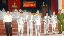 Trại giam Ninh Khánh công bố quyết định tha tù trước thời hạn có điều kiện