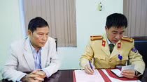Đối tượng giả danh phóng viên Báo Nhân dân làm giả hàng loạt bút phê