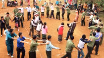 Đại úy Công an gần gũi, gắn bó với nhân dân