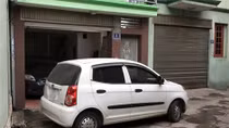 "Cấm đỗ xe trước cửa nhà tôi!"