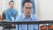 Hình phạt nghiêm cho kẻ mê phim “đen” đến trường học làm bậy