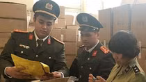 Thu giữ gần 2,4 tấn bánh, kẹo không rõ nguồn gốc từ Lào Cai về Hà Nội