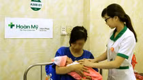 Cứu kịp thời thai nhi bị lọt nửa người ra ngoài 