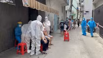 Người bán tạp hoá trong hẻm làm 65 người bị lây nhiễm COVID-19
