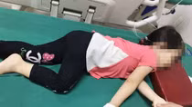 Bé gái 3 tuổi suýt mất mạng vì nuốt phải dây đồng hồ
