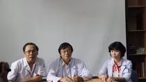 8 giờ giành giật mạng sống cho bé gái bị xuất huyết ồ ạt 