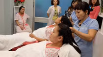 Bà bầu vượt cạn được gội đầu, massage miễn phí tại bệnh viện