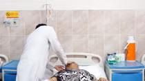 Khối u to như quả trứng gà nằm giữa não một người phụ nữ