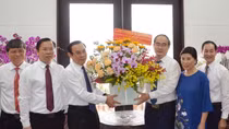 Bí thư Thành ủy Nguyễn Văn Nên thăm các nhà giáo, gia đình nhà giáo tiêu biểu