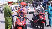 TP Hồ Chí Minh: Phạt công chức ra đường không đeo thẻ ngành, mặc đồng phục