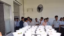 “Cái bụng” của công nhân mất an toàn do ông chủ làm ngơ với cái bếp 