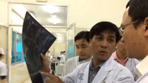 Tập trung nguồn lực điều trị cho các nạn nhân trong vụ tai nạn xe đầu kéo 