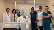 Sống lại kỳ diệu sau 14 ngày xuất huyết não, hôn mê sâu