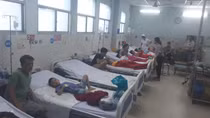 30 học sinh nhập viện sau khi ăn bánh mì chà bông