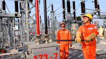 Miền Trung đang được cấp điện trở lại
