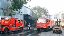 Cháy lớn công ty gỗ, hàng trăm công nhân kịp thời thoát nạn