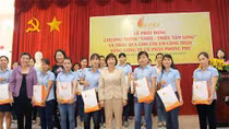 “Vawe - Triệu tấm lòng” chia sẻ với nữ công nhân khó khăn