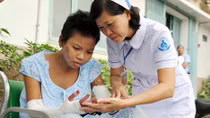 Cô bé bất hạnh và 50 ngày ‘vượt lên cái chết’