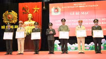 Bế giảng lớp tập huấn bơi cứu nạn, cứu hộ cho Công an các địa phương
