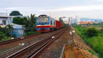 Rơi từ tàu xuống đường sắt, một hành khách tử vong