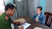 Làm “mồi” cho trộm cướp vì trưng diện vàng bạc cho con trẻ