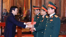 Chủ tịch nước Trương Tấn Sang trao Quyết định thăng hàm Thượng tướng cho 3 sỹ quan Quân đội cấp cao