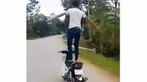 Xử lý nghiêm đối tượng "làm xiếc" trên đường