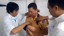 CSGT bị thương khi can ngăn đối tượng say rượu, ném đá người đi đường