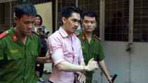 Hoãn xử vụ ‘phi công trẻ’ cướp nhẫn 7 tỷ của người tình