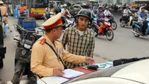 Hà Nội ra quân xử phạt xe cũ nát