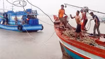 Cứu hộ thành công tàu cá hỏng máy tại vùng biển Trường Sa