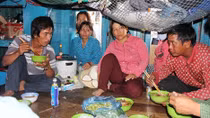 Năm ngư dân đã trở về sau khi thoát nạn ở vùng biển Hoàng Sa