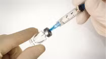 Người dân lo sợ bệnh viêm não mô cầu: Lại khan hiếm vaccine