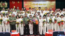 Xây dựng đội ngũ cán bộ khoa học lớn mạnh, đạt chất lượng cao