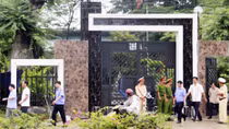 "Thuyết âm mưu" và sự nhiễu loạn thông tin