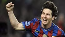 Messi lại thắng Ronaldo