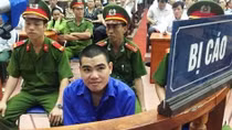 Hung thủ sát hại 4 người ở Nghệ An thản nhiên nghe tuyên án tử!?