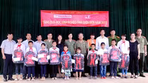 Nâng bước học sinh nghèo Điện Biên đến trường