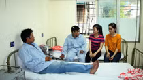 Tạm giữ hai nghi can trong vụ hành hung hai phóng viên báo Giao Thông 