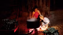 Bên bếp lửa ngày xuân