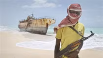 Cướp biển Somali chuyển hướng bảo kê cho tàu cá nước ngoài