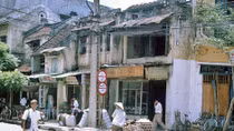 Người mang trăng quê vào phố