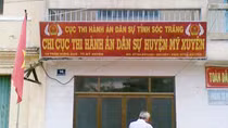Khởi tố nguyên Chi cục trưởng Chi cục thi hành án dân sự 