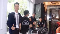 Bầu sô tự lăng xê và dùng ảnh nóng tống tiền "mối tình đầu thứ... 4"