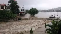  TP Uông Bí đang chìm trong biển nước