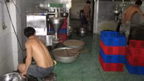 Ớn lạnh với công nghệ thịt chế biến siêu bẩn, siêu độc hại